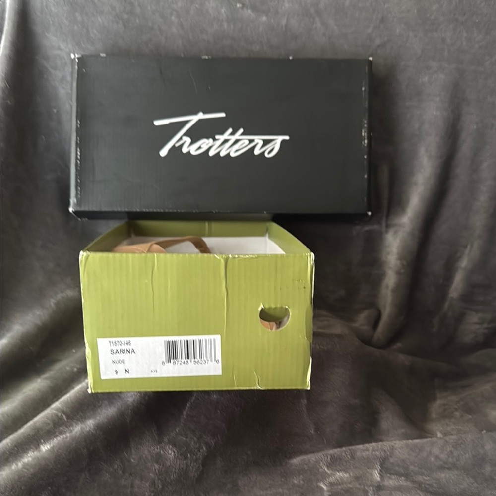 Trotters Slingbacks